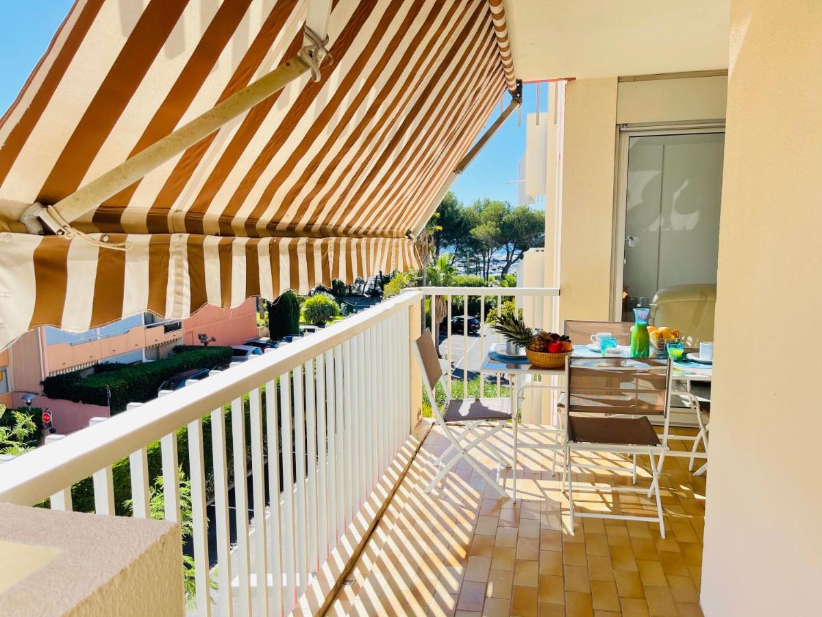 Tres Bel Appartement Face Au Port Santa -Piscine Saint-Raphaël Exteriér fotografie